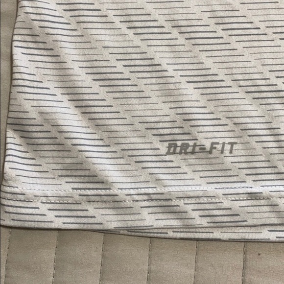 Nike Sri-fit gray short sleeves shirt size medium - Picture 4 of 8